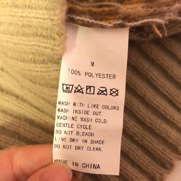 Neutral Colored Geometric Drop Shoulder Knit Pullover Sweater - Picture 5 of 6